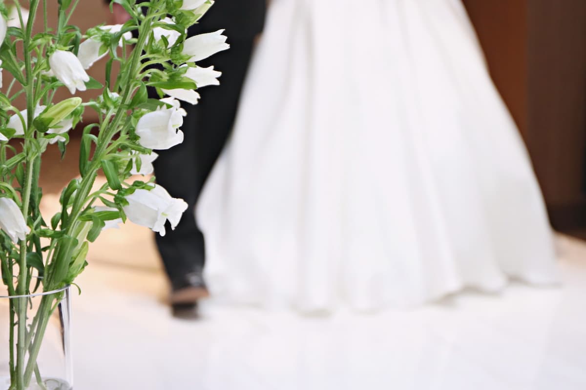 ウェディングドレスの破損トラブルとその対策法 - 結婚式保険比較note